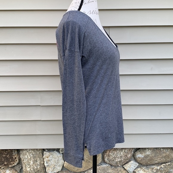 Under ARMOUR Heat Gear Breast Cancer Power in Pink Long-Sleeve Tee - Charcoal - Picture 12 of 16